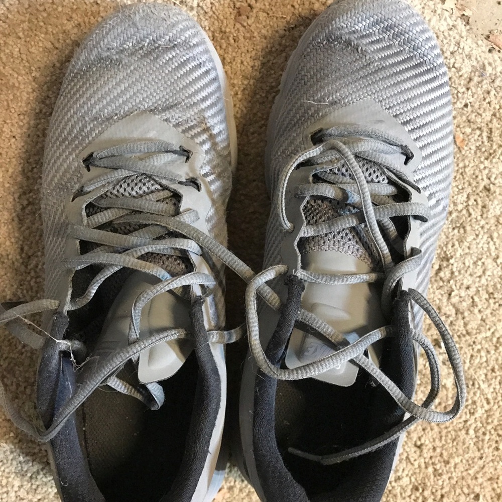 Nike gym shoes mens size 8